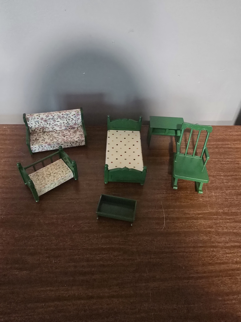 Vintage Green Calico Critters Dollhouse Furniture